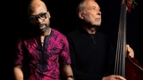 Dave Holland & Lionel Loueke (Spojené státy / Benin) - Novoměstská radnice