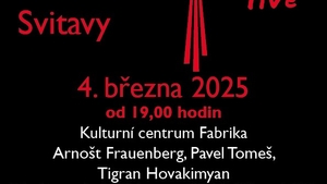 Na stojáka live: T. Hovakimyan,  P. Tomeš, A. Frauenberg ve Svitavách