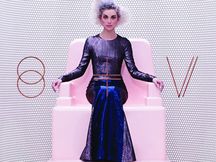 S nominacemi na Grammy a Brit Awards přijede na Colours of Ostrava zpěvačka St. Vincent, jedna z největších hvězd současného rockového písničkářství