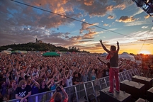 Festival Hrady CZ nabídne kromě špičky tuzemského popu a rocku i mladé hudebníky a pohodlnější zázemí